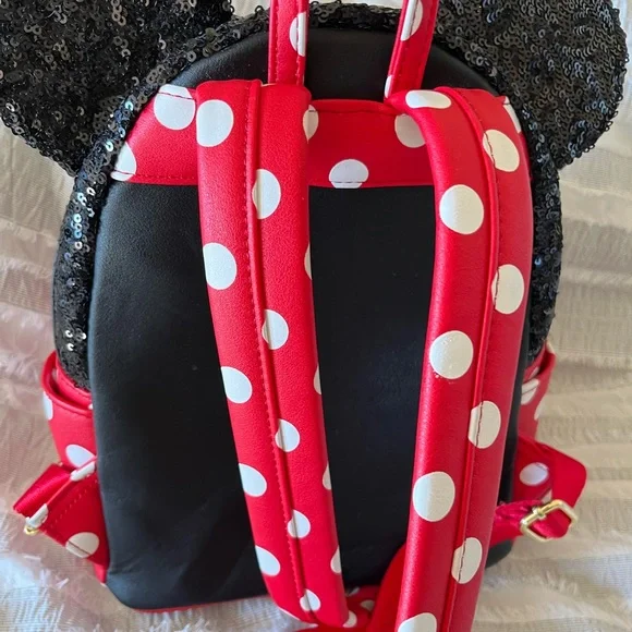 Loungefly Minnie Mouse Sequined Backpack - Picture 5 of 8